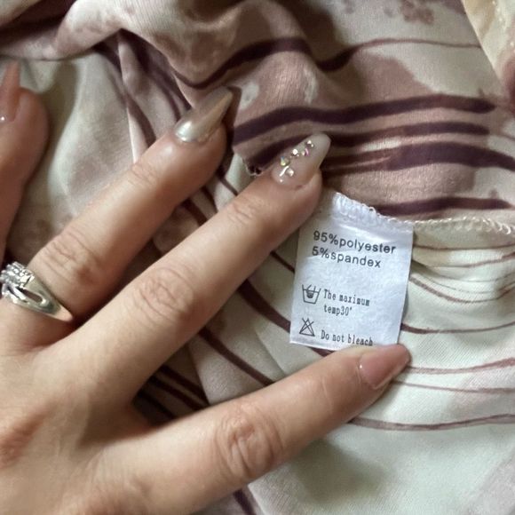 NWT Modern Style V-Neck Tie Front Blouse - Picture 8 of 8